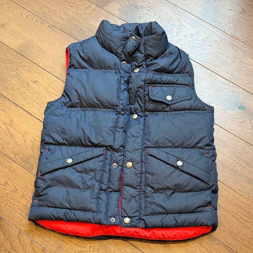 Lands End Boys Navy Puffer Vest with Red Lining Size 8 C5-037